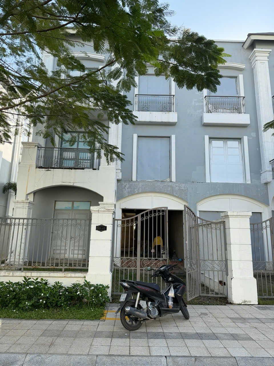 Bán biệt thự song lập tại Vinhomes Grand Park - Phân khu Manhattan Glory